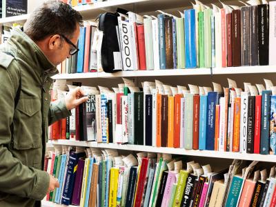 Reserveringer på Køge Bibliotek. Foto: Trine Sand Skjøldberg