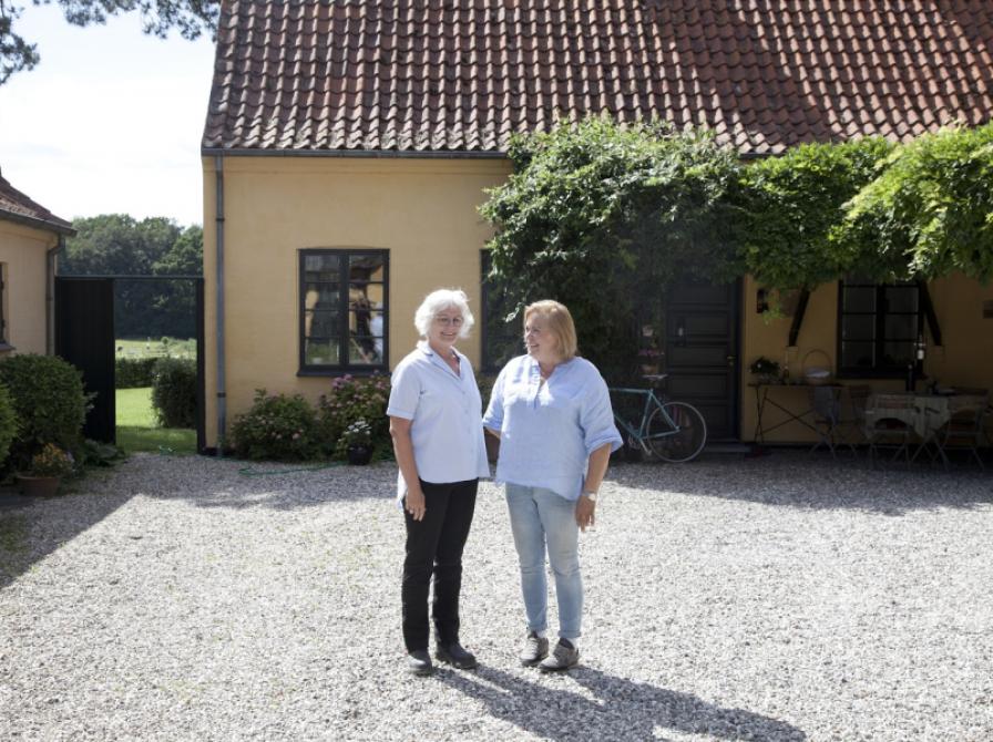 Ann-Berit Schelde og Helle Lerche Nordlund fra "Fortællinger fra de ældre i Køge".